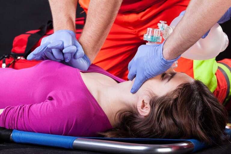 How BLS CPR Training Can Save Lives in Emergency Situations