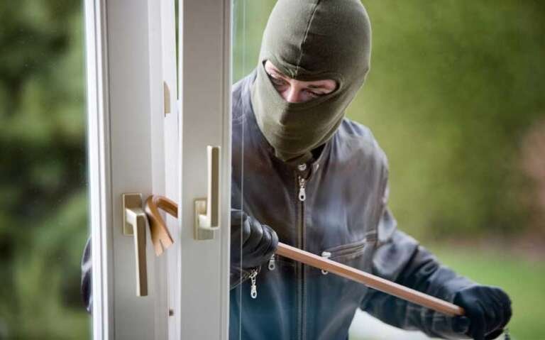 Home Security- Keeping The Crooks Out!