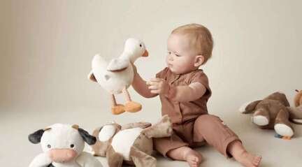 4-Tips-to-Unlock-Emotions-Through-Sensory-Experiences-with-Toys