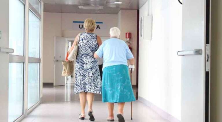 How to Choose the Right Senior Care Plan for Your Loved One
