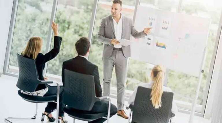 How-Business-Coaches-Drive-Success-for-Entrepreneurs-and-Teams