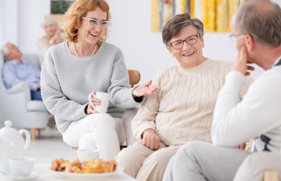 Navigating Life Transitions for Elderly in Retirement Communities